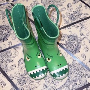 Adorable Dino rain boots size 9-10